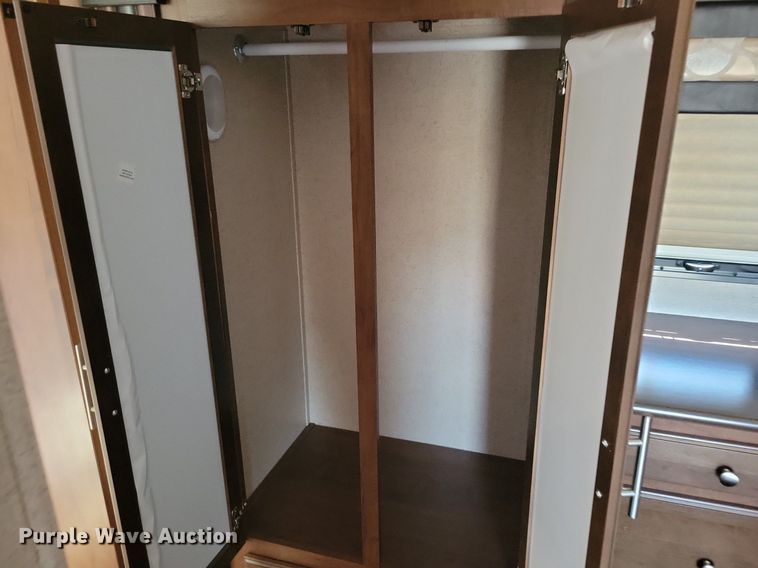 image for item DN3520 2015 Jayco Siesmic Wave 310 toy hauler camper