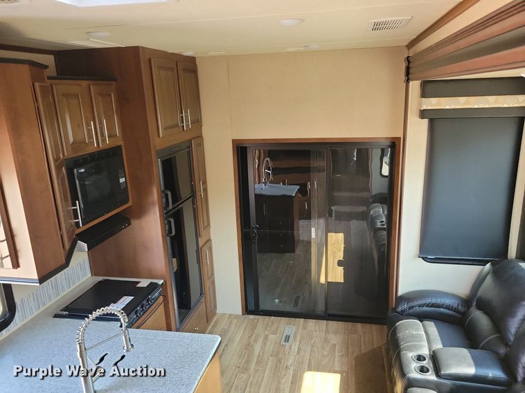 image for item DN3520 2015 Jayco Siesmic Wave 310 toy hauler camper