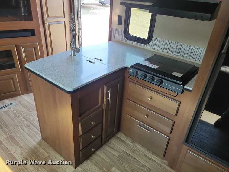 image for item DN3520 2015 Jayco Siesmic Wave 310 toy hauler camper