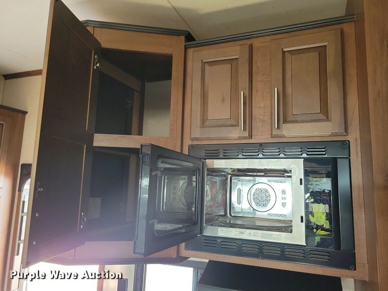 image for item DN3520 2015 Jayco Siesmic Wave 310 toy hauler camper