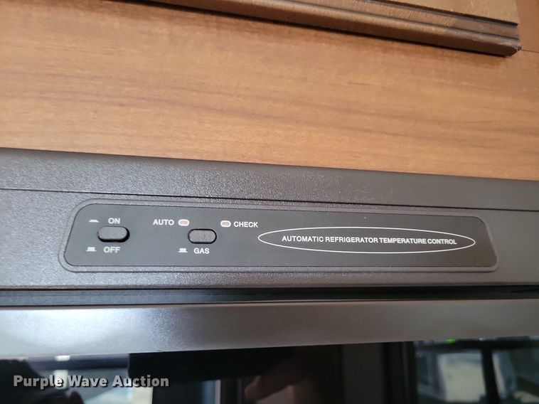 image for item DN3520 2015 Jayco Siesmic Wave 310 toy hauler camper