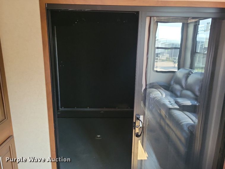 image for item DN3520 2015 Jayco Siesmic Wave 310 toy hauler camper