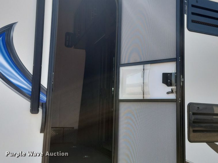 image for item DN3520 2015 Jayco Siesmic Wave 310 toy hauler camper