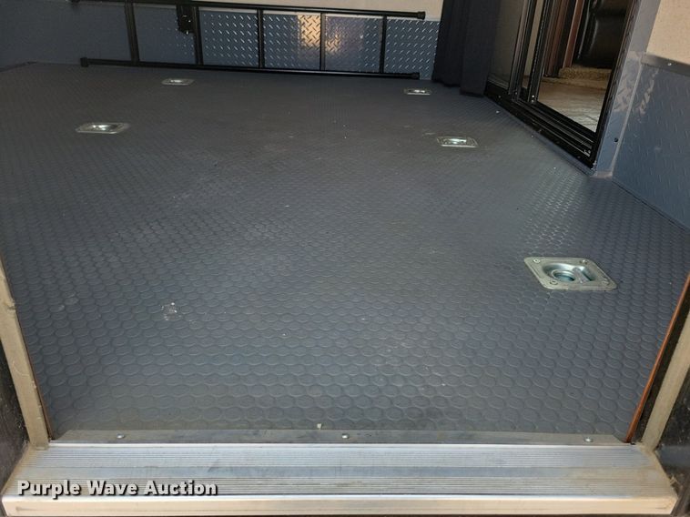 image for item DN3520 2015 Jayco Siesmic Wave 310 toy hauler camper