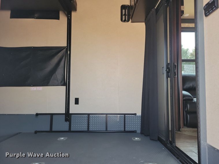 image for item DN3520 2015 Jayco Siesmic Wave 310 toy hauler camper