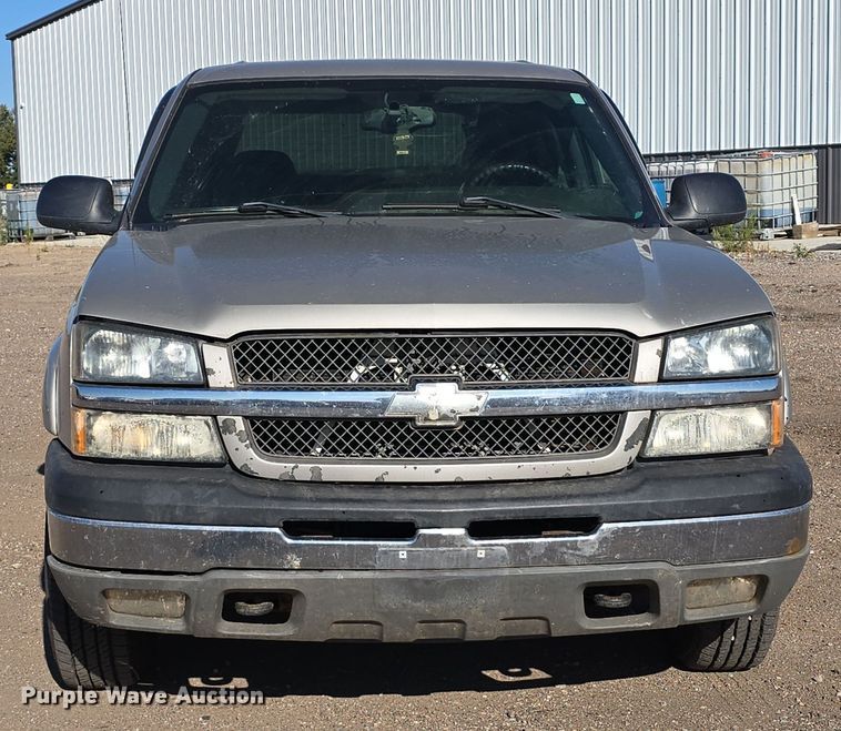image for item DO5452 2004 Chevrolet Silverado 2500 Crew Cab pickup truck