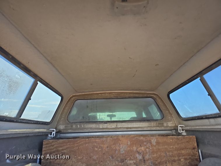 image for item DO5452 2004 Chevrolet Silverado 2500 Crew Cab pickup truck