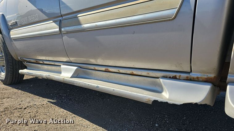 image for item DO5452 2004 Chevrolet Silverado 2500 Crew Cab pickup truck