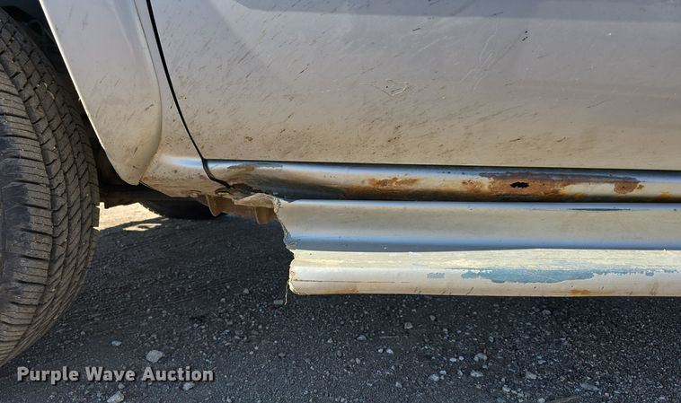 image for item DO5452 2004 Chevrolet Silverado 2500 Crew Cab pickup truck