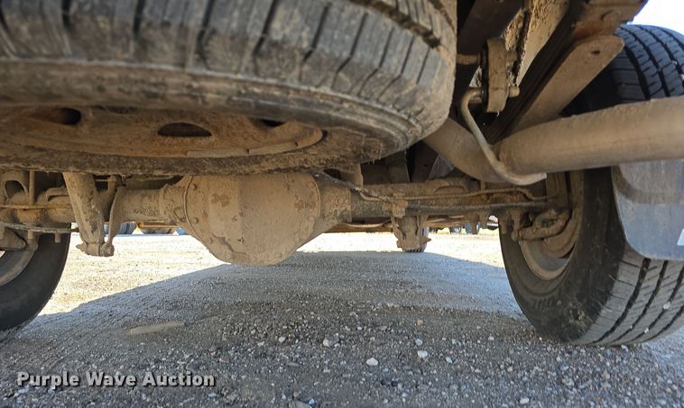 image for item DO5452 2004 Chevrolet Silverado 2500 Crew Cab pickup truck