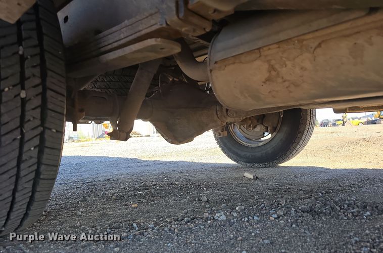 image for item DO5452 2004 Chevrolet Silverado 2500 Crew Cab pickup truck