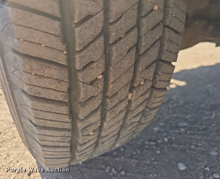 image for item DO5452 2004 Chevrolet Silverado 2500 Crew Cab pickup truck