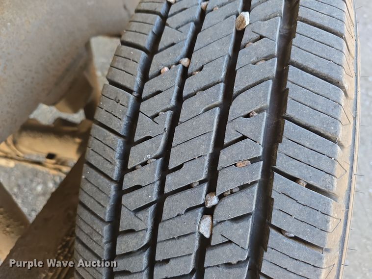 image for item DO5452 2004 Chevrolet Silverado 2500 Crew Cab pickup truck