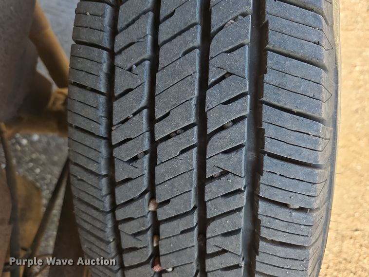 image for item DO5452 2004 Chevrolet Silverado 2500 Crew Cab pickup truck