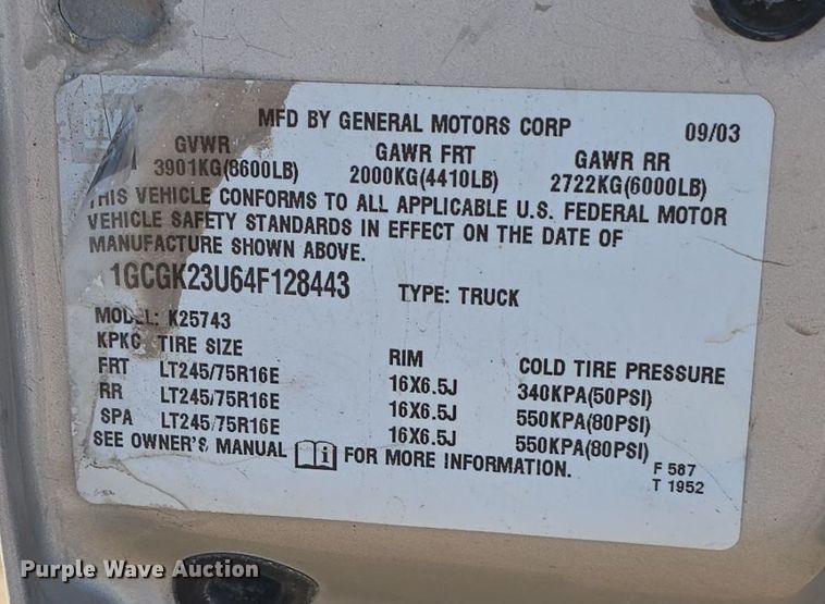 image for item DO5452 2004 Chevrolet Silverado 2500 Crew Cab pickup truck