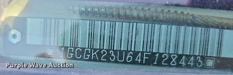 image for item DO5452 2004 Chevrolet Silverado 2500 Crew Cab pickup truck