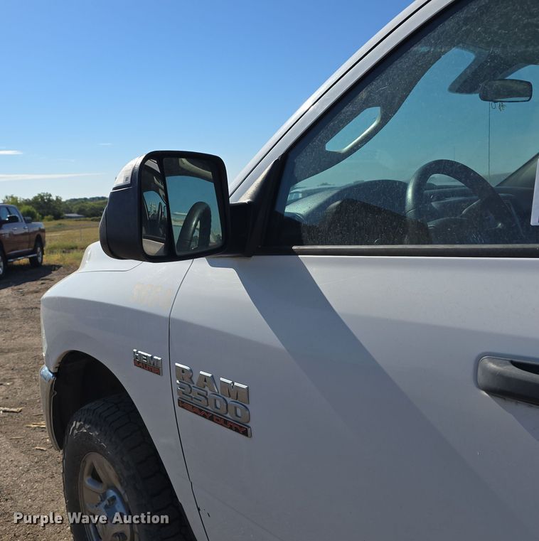 image for item DO5455 2015 Dodge Ram 2500HD Crew Cab pickup truck