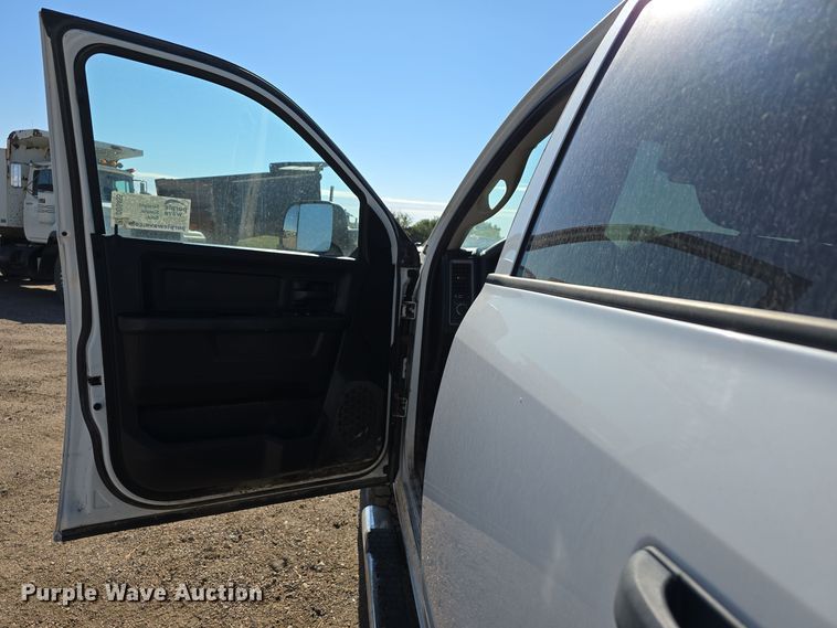 image for item DO5455 2015 Dodge Ram 2500HD Crew Cab pickup truck