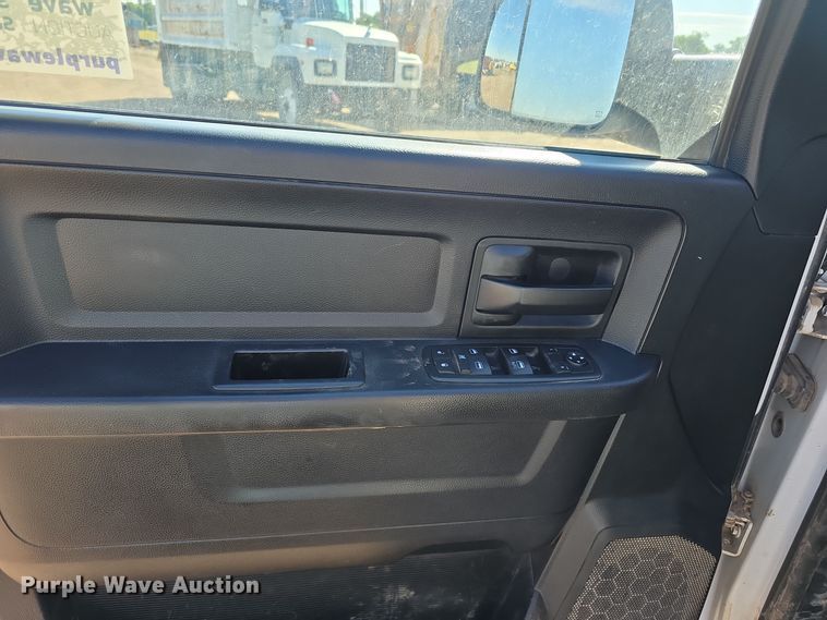 image for item DO5455 2015 Dodge Ram 2500HD Crew Cab pickup truck