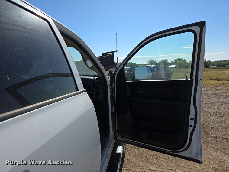 image for item DO5455 2015 Dodge Ram 2500HD Crew Cab pickup truck