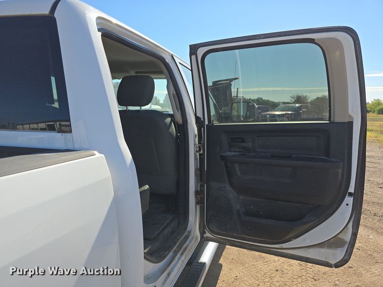 image for item DO5455 2015 Dodge Ram 2500HD Crew Cab pickup truck