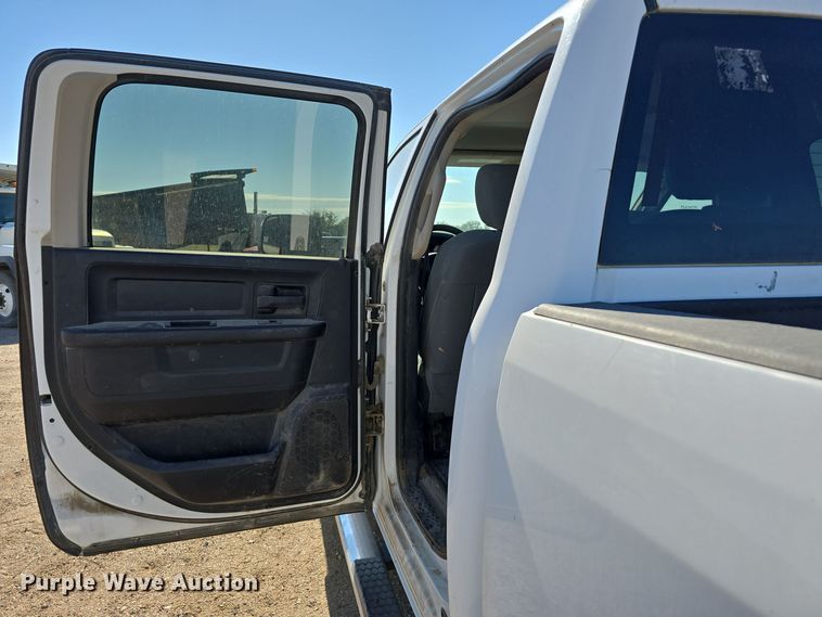 image for item DO5455 2015 Dodge Ram 2500HD Crew Cab pickup truck