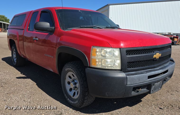 image for item DO5458 2012 Chevrolet Silverado 1500 Ext. Cab pickup truck