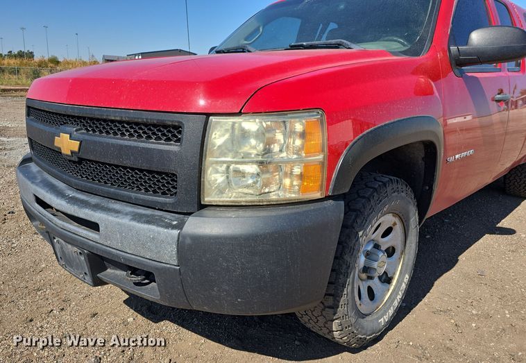 image for item DO5458 2012 Chevrolet Silverado 1500 Ext. Cab pickup truck