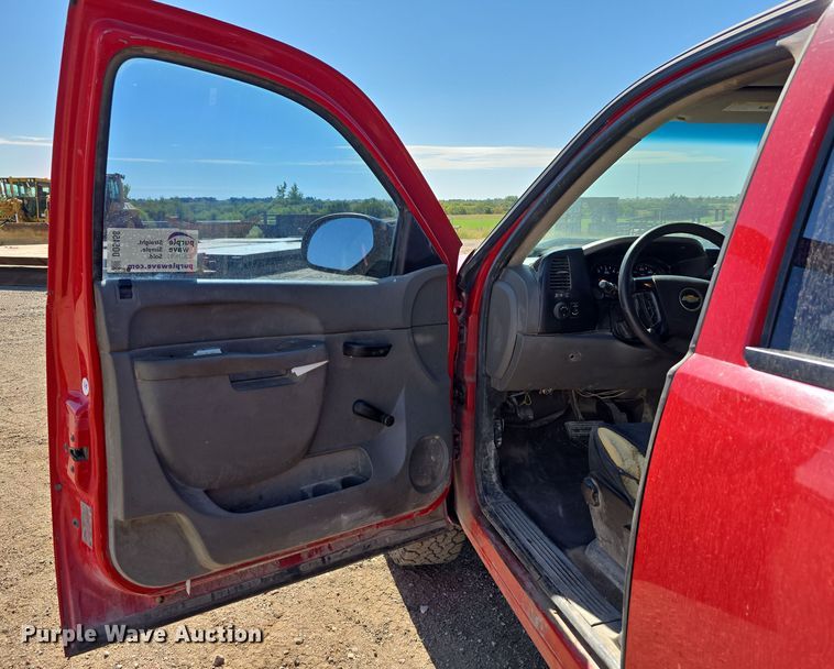 image for item DO5458 2012 Chevrolet Silverado 1500 Ext. Cab pickup truck