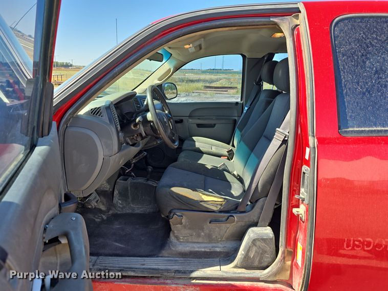 image for item DO5458 2012 Chevrolet Silverado 1500 Ext. Cab pickup truck