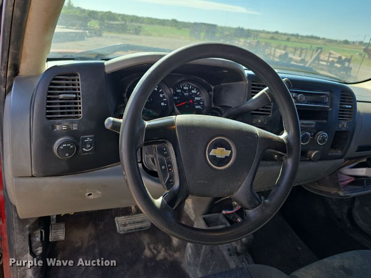 image for item DO5458 2012 Chevrolet Silverado 1500 Ext. Cab pickup truck