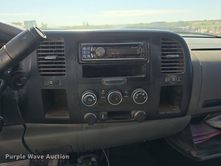 image for item DO5458 2012 Chevrolet Silverado 1500 Ext. Cab pickup truck