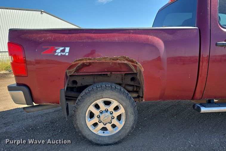 image for item DO5459 2014 Chevrolet Silverado 2500HD LT Crew Cab pickup truck