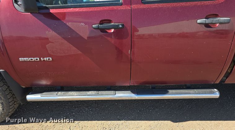 image for item DO5459 2014 Chevrolet Silverado 2500HD LT Crew Cab pickup truck