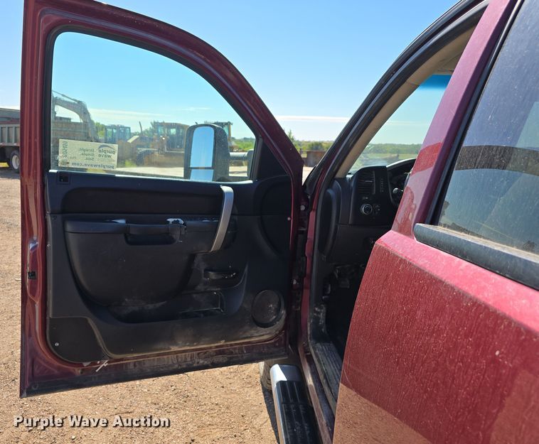 image for item DO5459 2014 Chevrolet Silverado 2500HD LT Crew Cab pickup truck