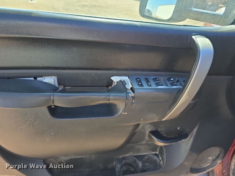 image for item DO5459 2014 Chevrolet Silverado 2500HD LT Crew Cab pickup truck