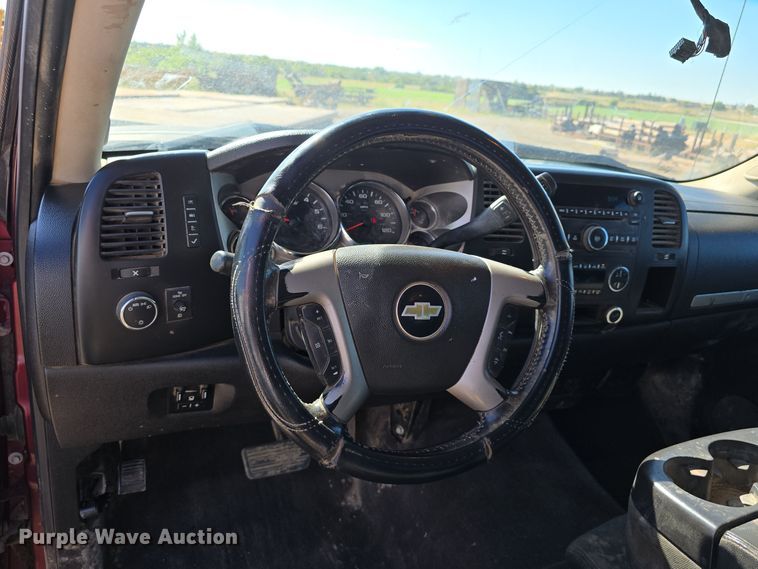 image for item DO5459 2014 Chevrolet Silverado 2500HD LT Crew Cab pickup truck