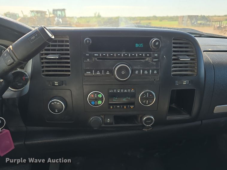 image for item DO5459 2014 Chevrolet Silverado 2500HD LT Crew Cab pickup truck