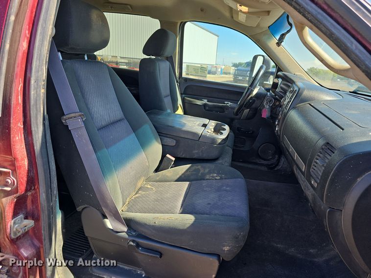 image for item DO5459 2014 Chevrolet Silverado 2500HD LT Crew Cab pickup truck