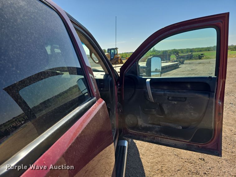 image for item DO5459 2014 Chevrolet Silverado 2500HD LT Crew Cab pickup truck