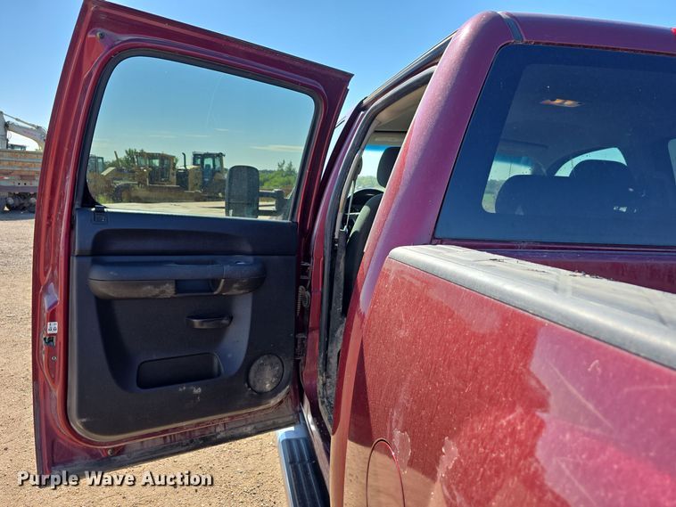 image for item DO5459 2014 Chevrolet Silverado 2500HD LT Crew Cab pickup truck