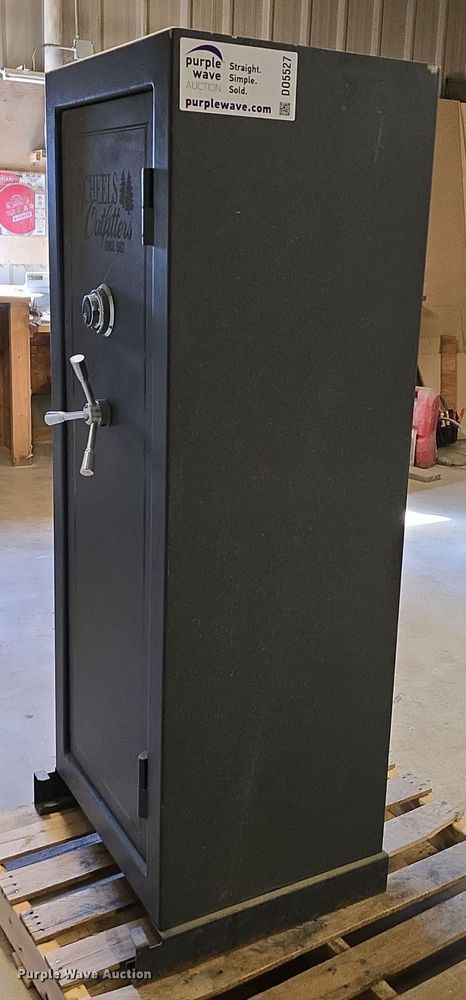 image for item DO5527 Scheels Outfitters safe