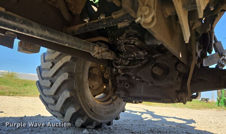 image for item DO5537 2012 John Deere 1023E MFWD tractor