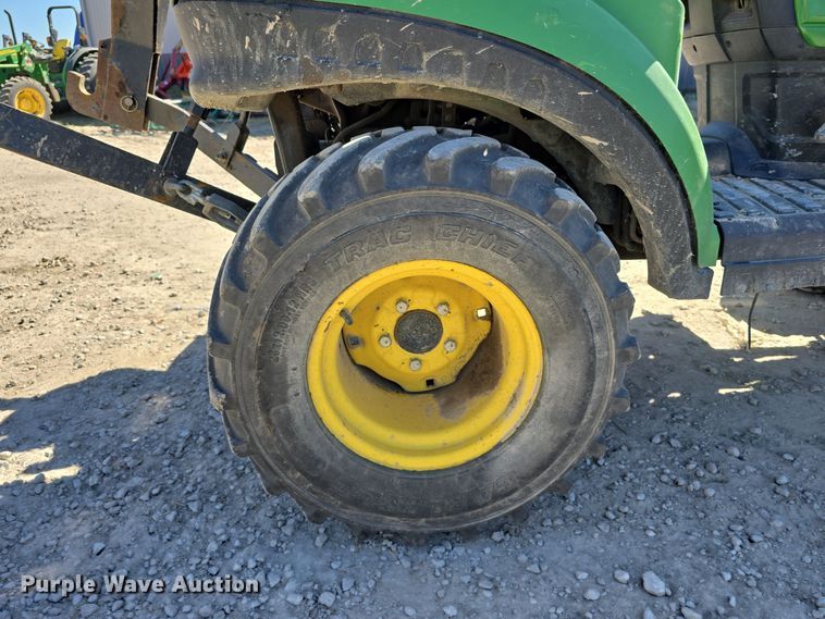 image for item DO5537 2012 John Deere 1023E MFWD tractor