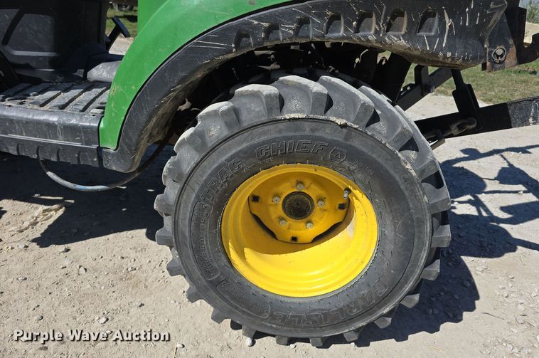 image for item DO5537 2012 John Deere 1023E MFWD tractor