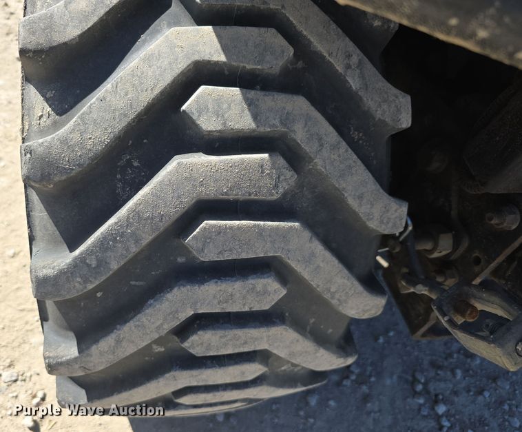 image for item DO5537 2012 John Deere 1023E MFWD tractor