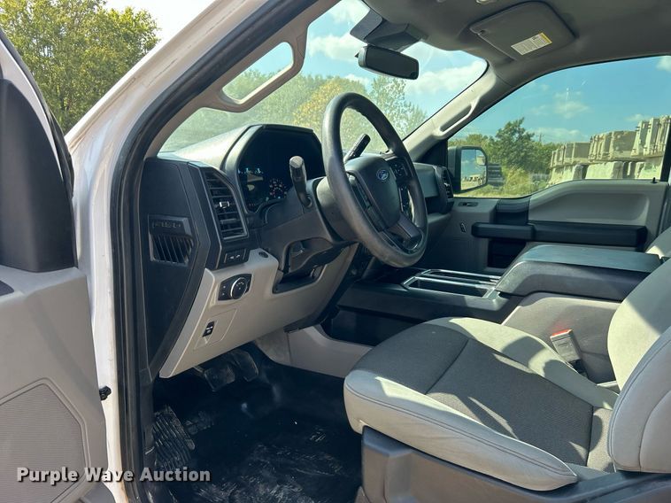 image for item DO7535 2020 Ford F150 XL SuperCrew pickup truck