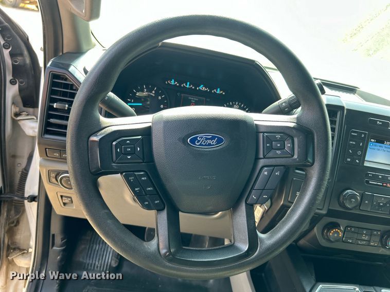 image for item DO7535 2020 Ford F150 XL SuperCrew pickup truck