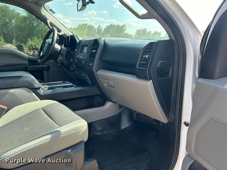 image for item DO7535 2020 Ford F150 XL SuperCrew pickup truck