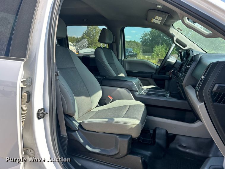 image for item DO7535 2020 Ford F150 XL SuperCrew pickup truck